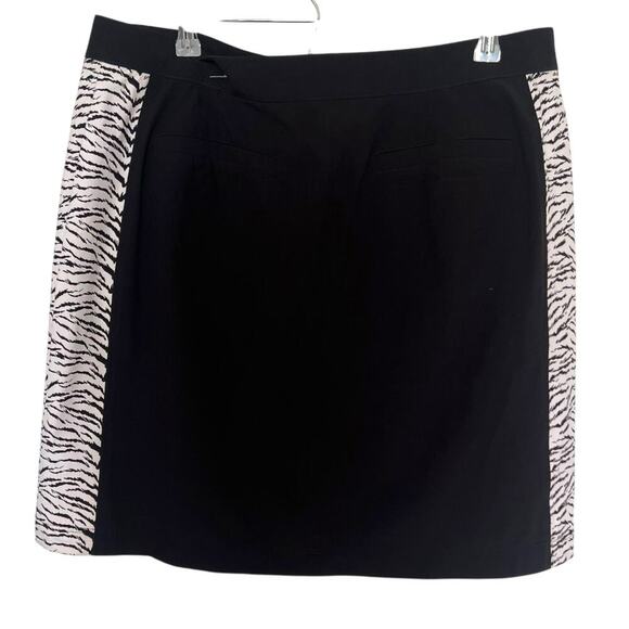 Chicos Womens Zenergy Golf Animal Print Skort Black White Size 2/Large 12 - Picture 2 of 9